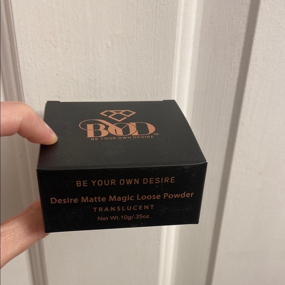 BYOD Desire Matte Magic Loose Powder - Picture 1 of 3
